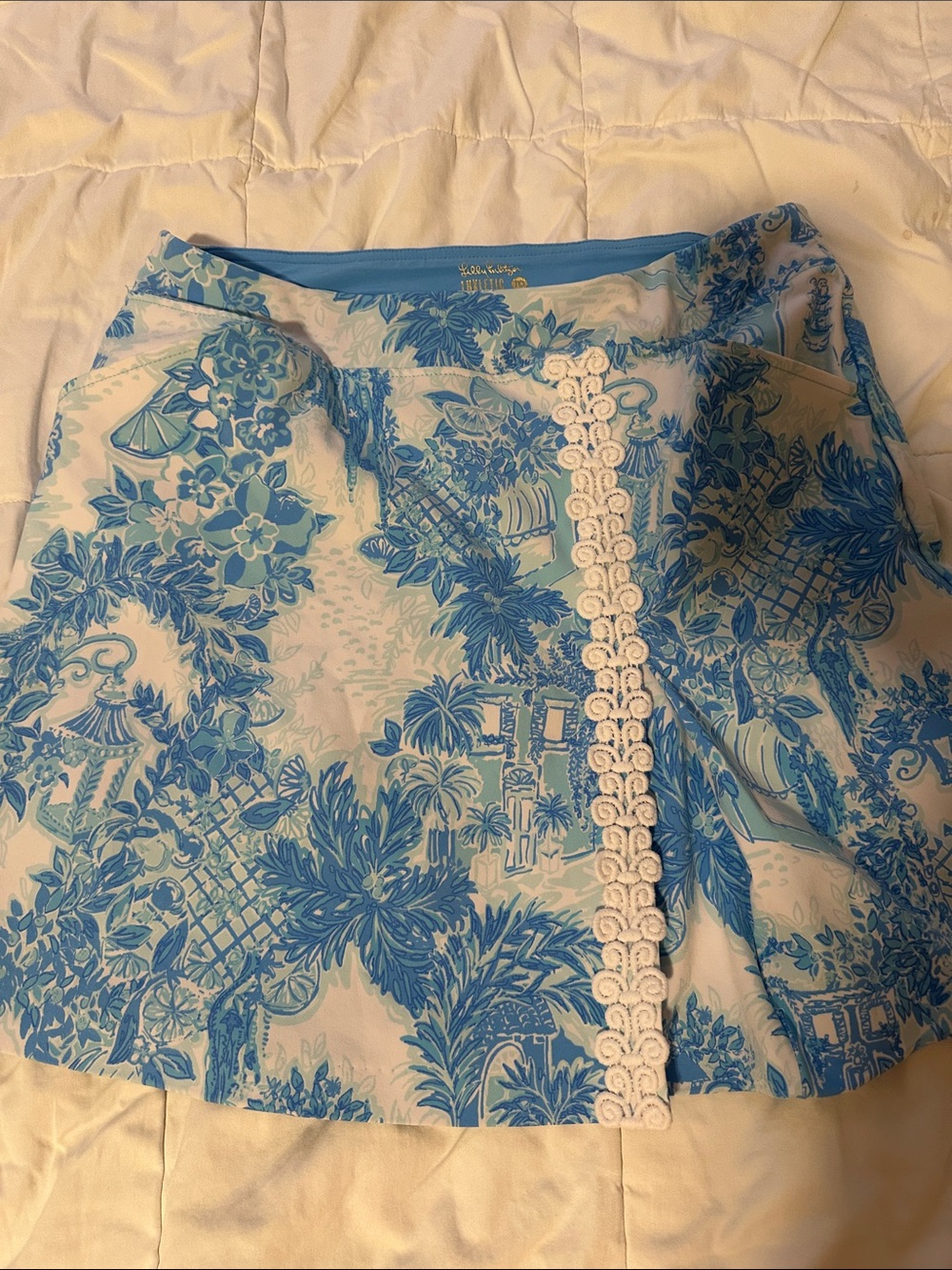 Lilly Pulitzer skort stretch material size L new without tags